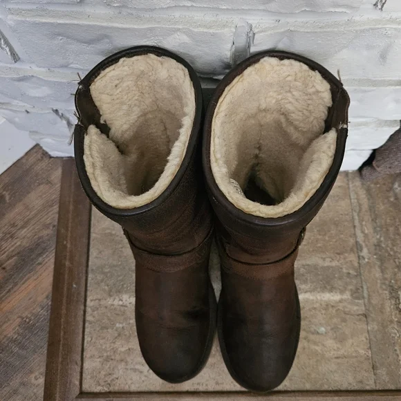 Ugg Kensington Brown Leather Moto Boots Sheepskin Lining Mid Calf Buckle Detail - Picture 3 of 16